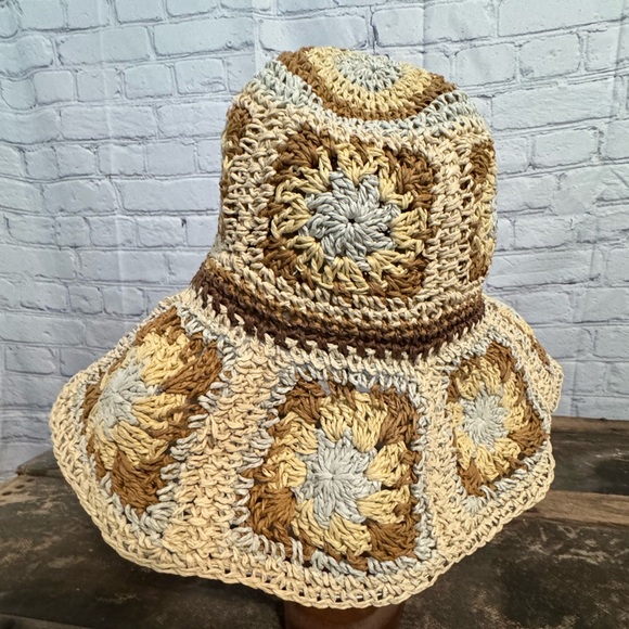 Steve Madden crochet hat - Picture 2 of 4